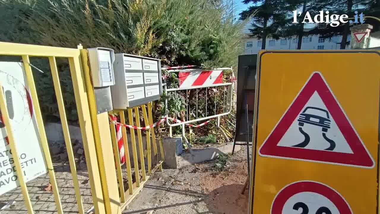 Incidente a Trento, due mamme con i loro bambini travolte da un'auto sul  marciapiede